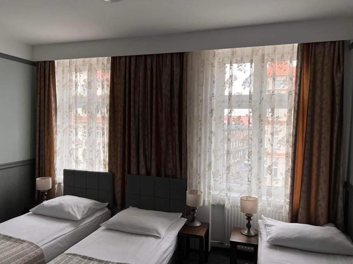 Hotel W Starej Kamienicy Hnězdno Exteriér fotografie